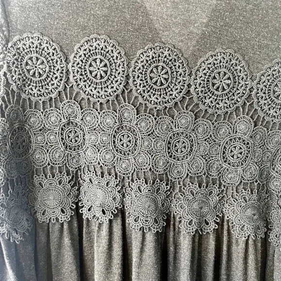 American Eagle Outfitters Bell Sleeve Lace Panel Gray Blouse Size Medium - Picture 5 of 11